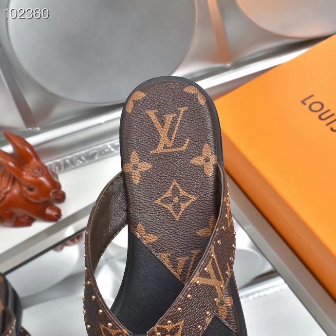 LV $60 gallery