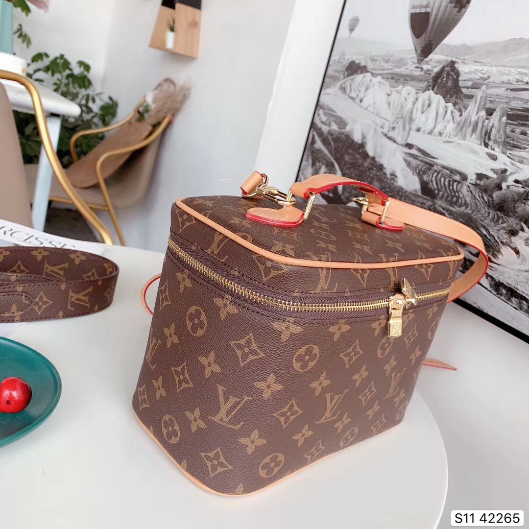 LV $60 gallery