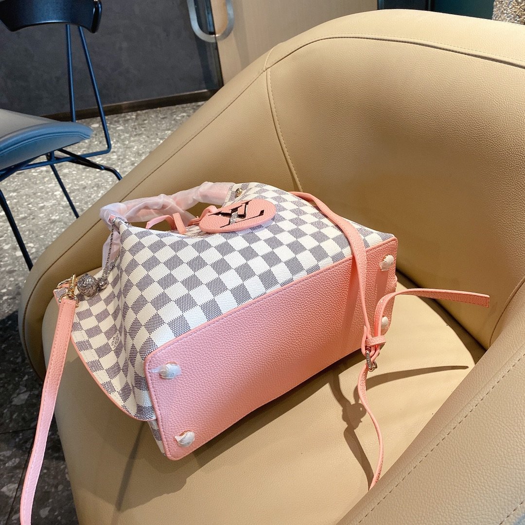 LV $60 gallery