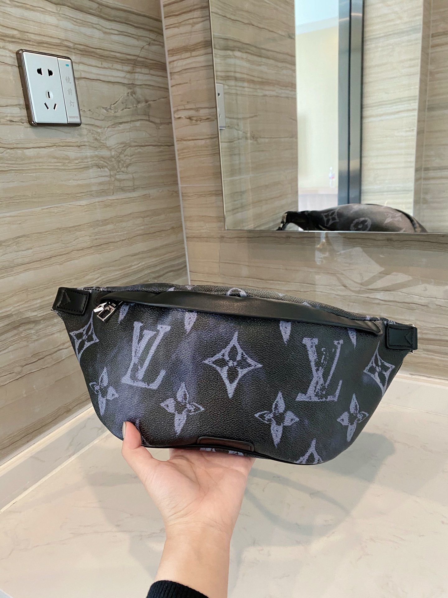 LV $60 gallery