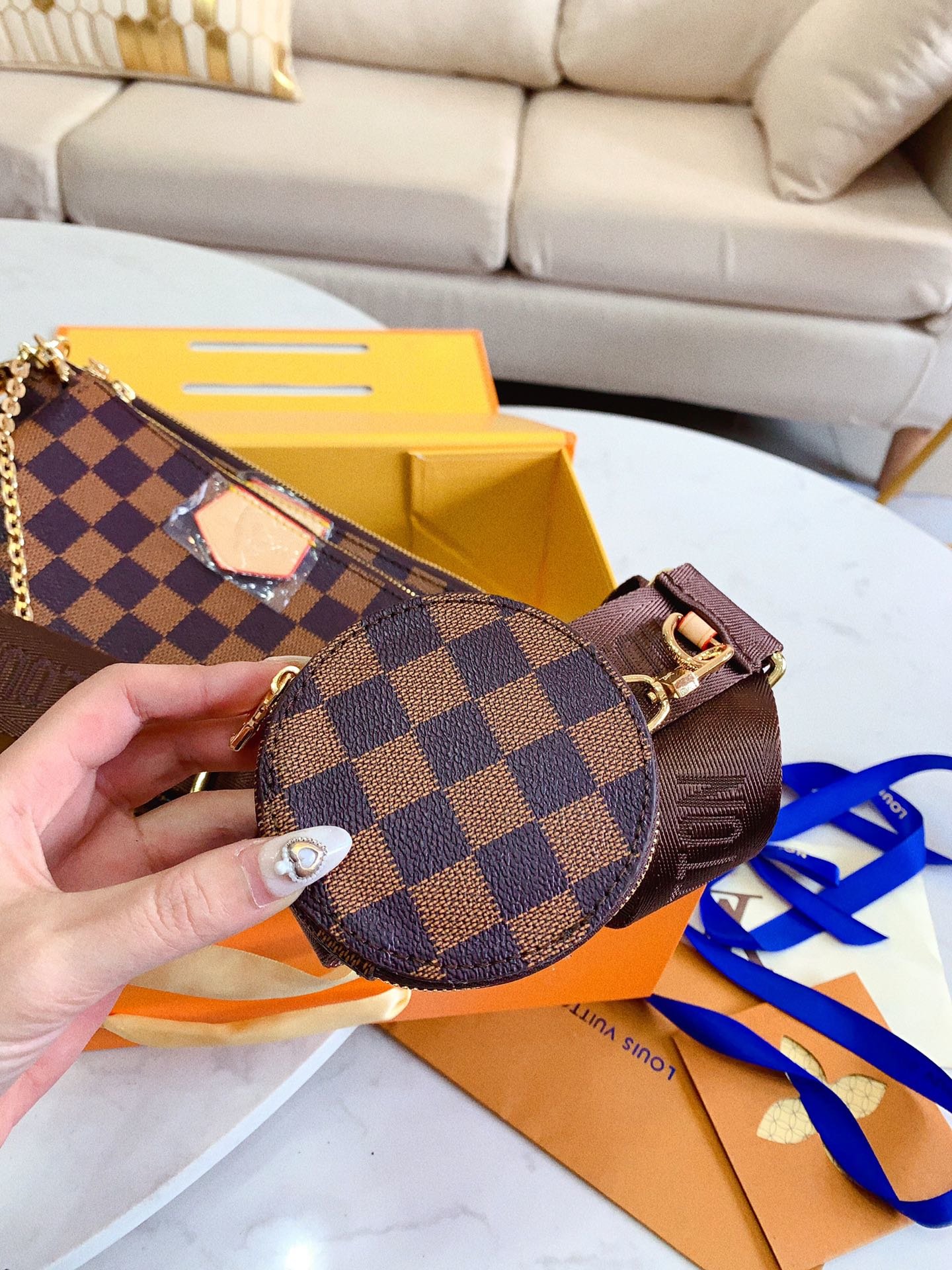 LV $60 gallery