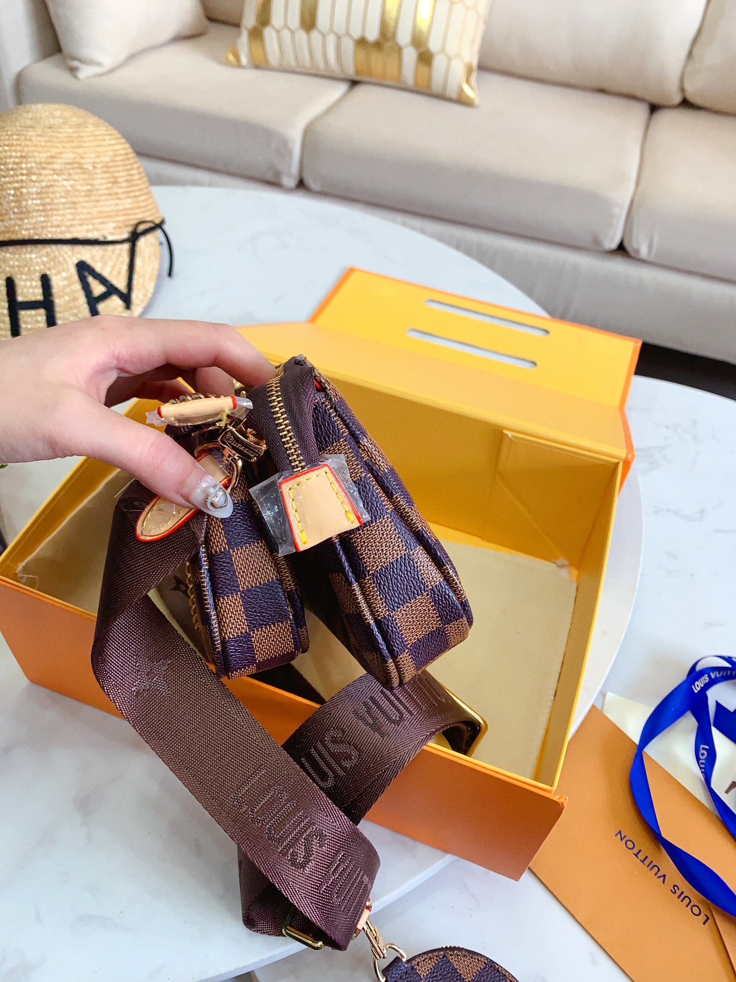 LV $60 gallery