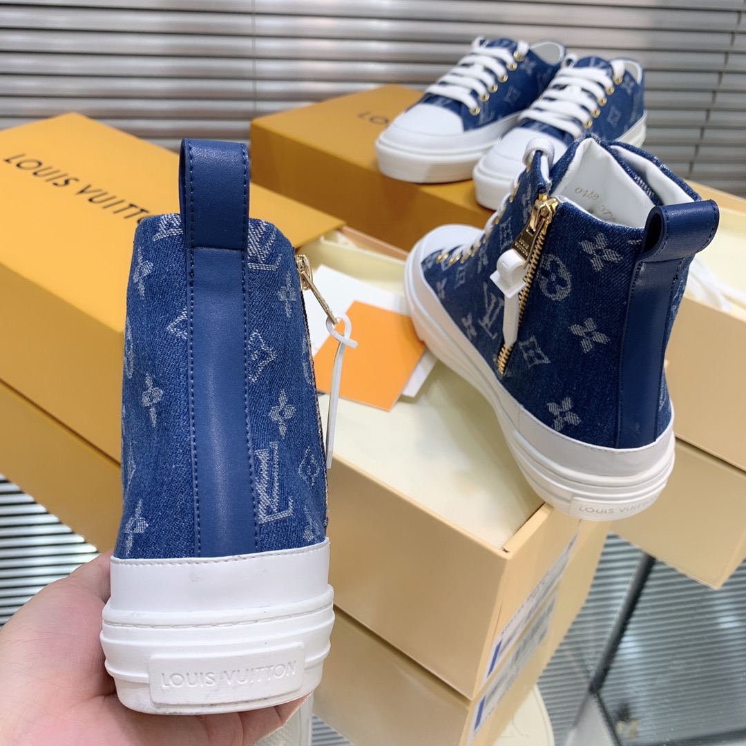 LV $61 gallery