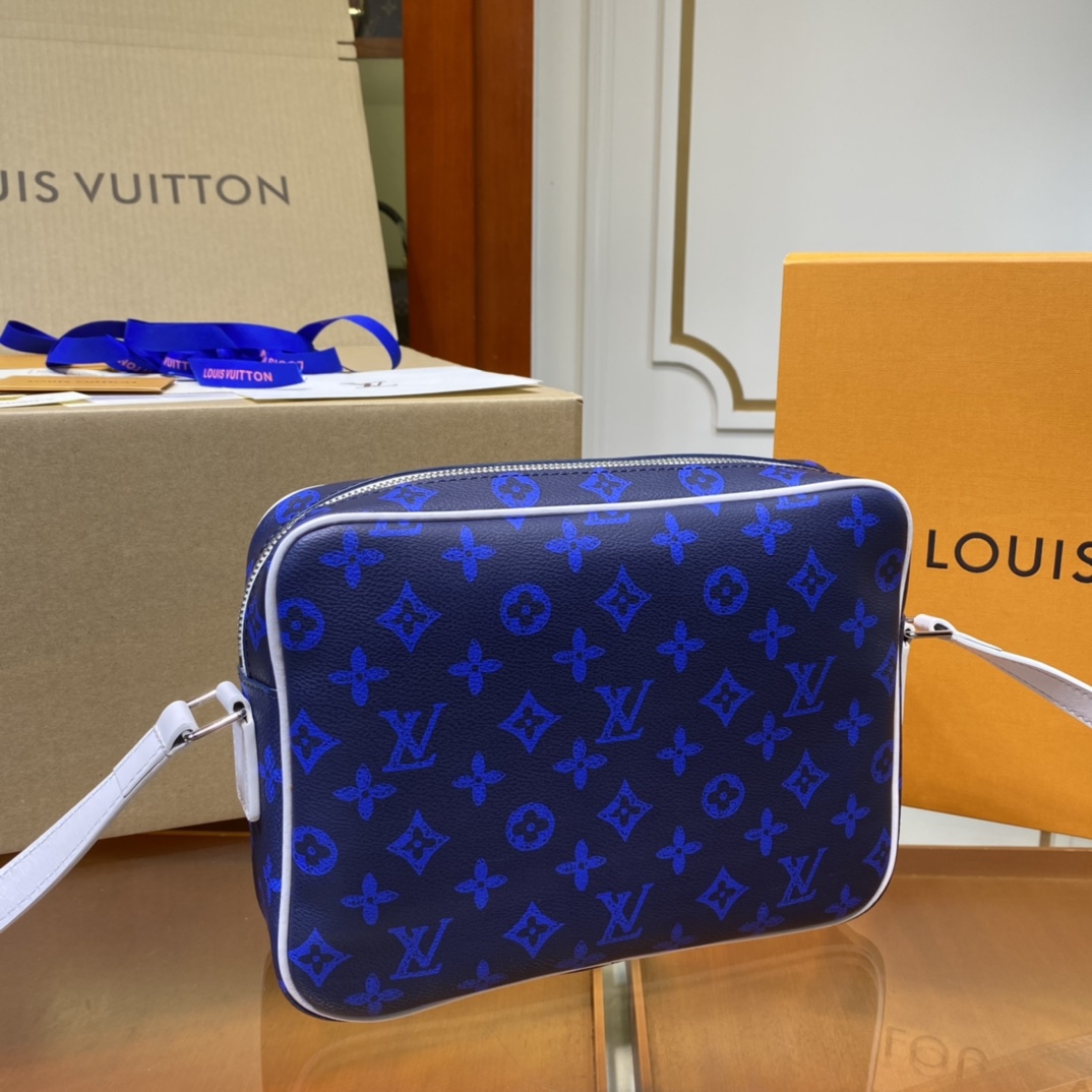 LV $61 gallery