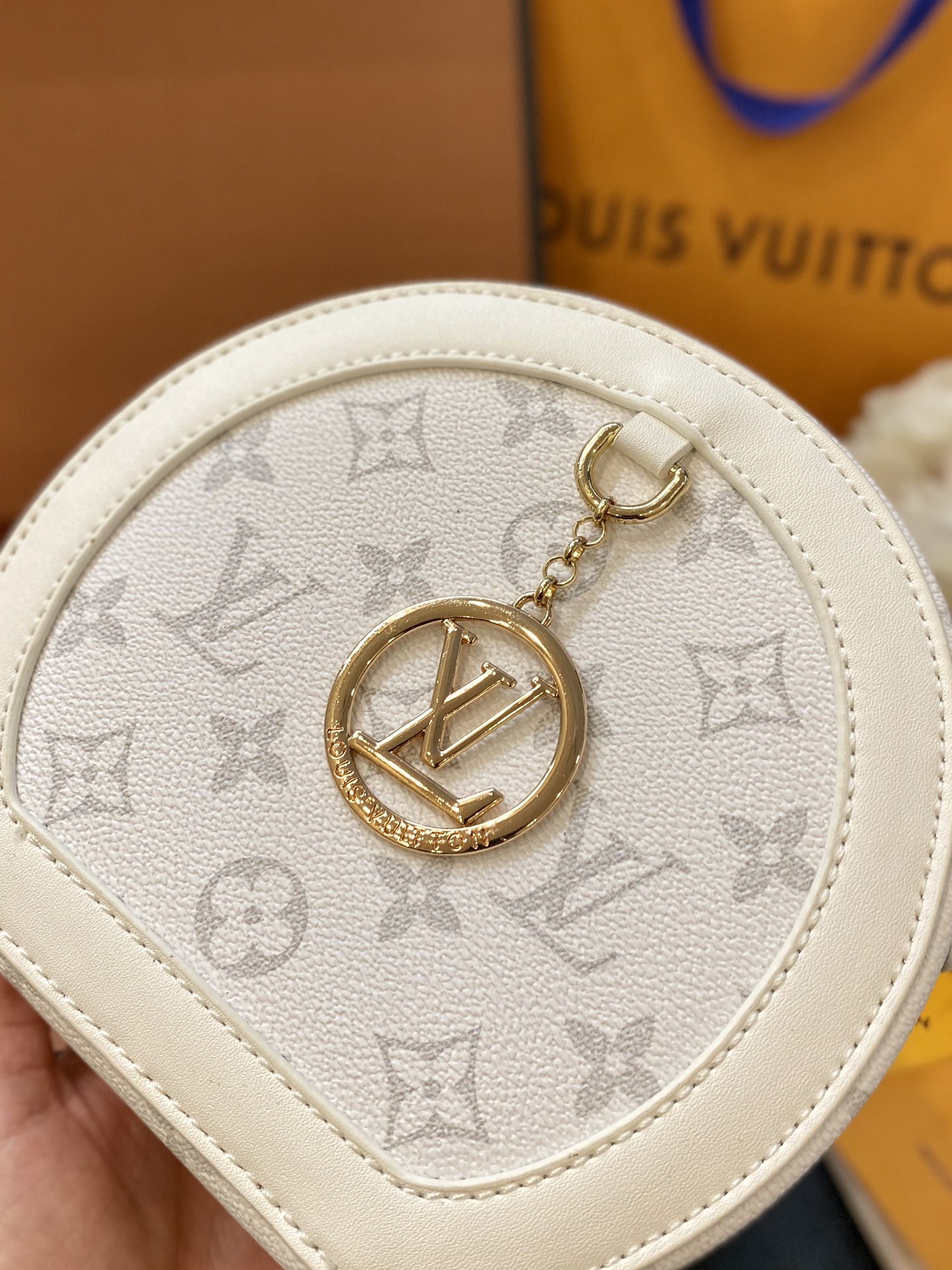 LV $61 gallery