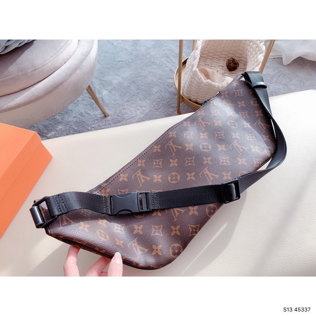 LV $61 gallery