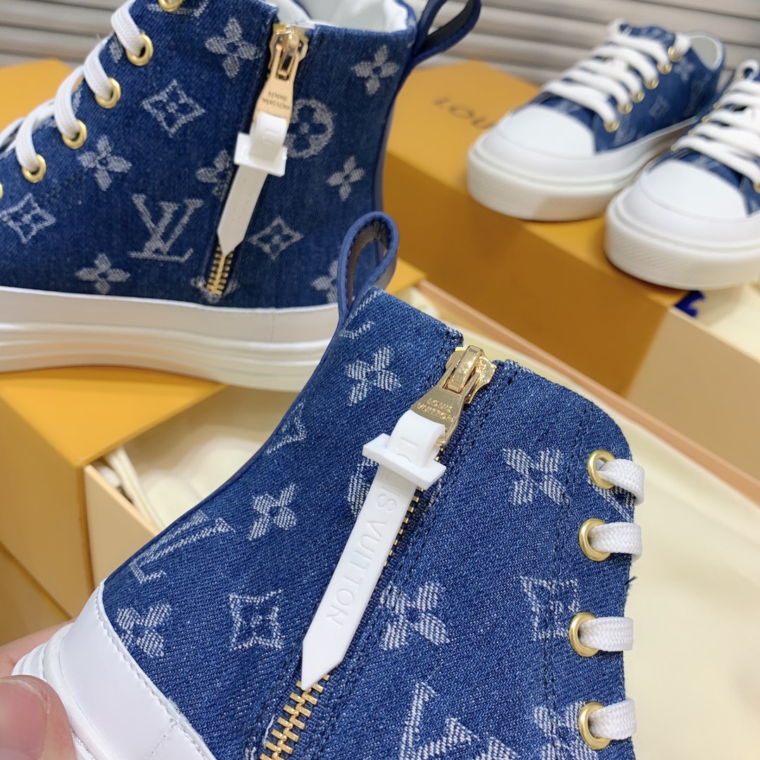 LV $61 gallery