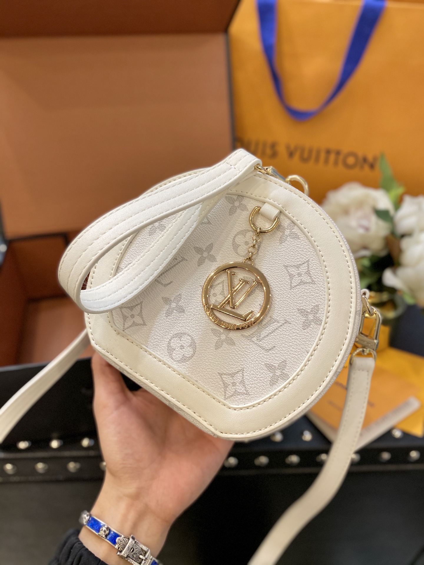 LV $61 gallery