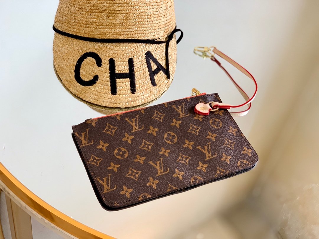 LV $61 gallery