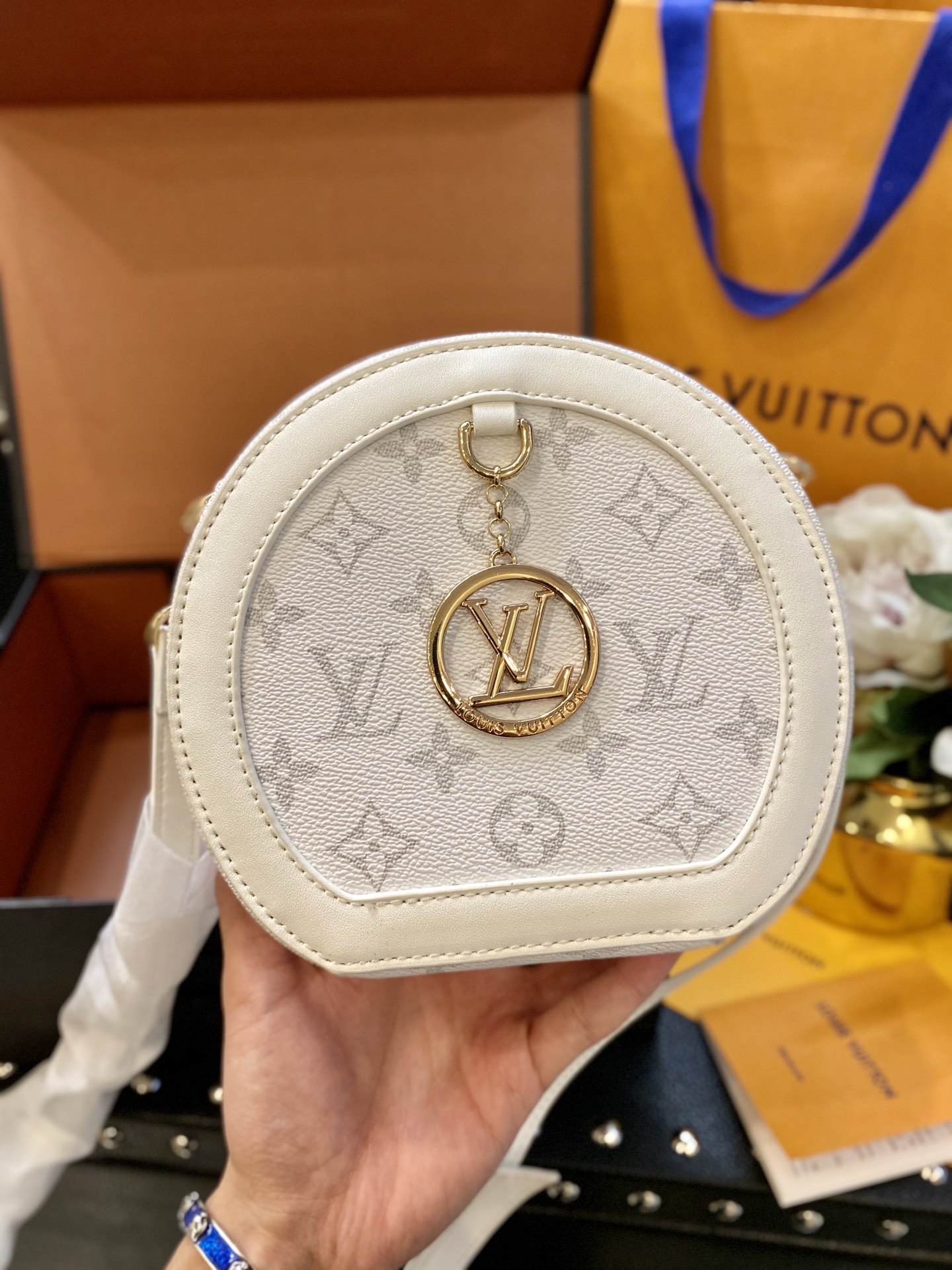 LV $61 gallery