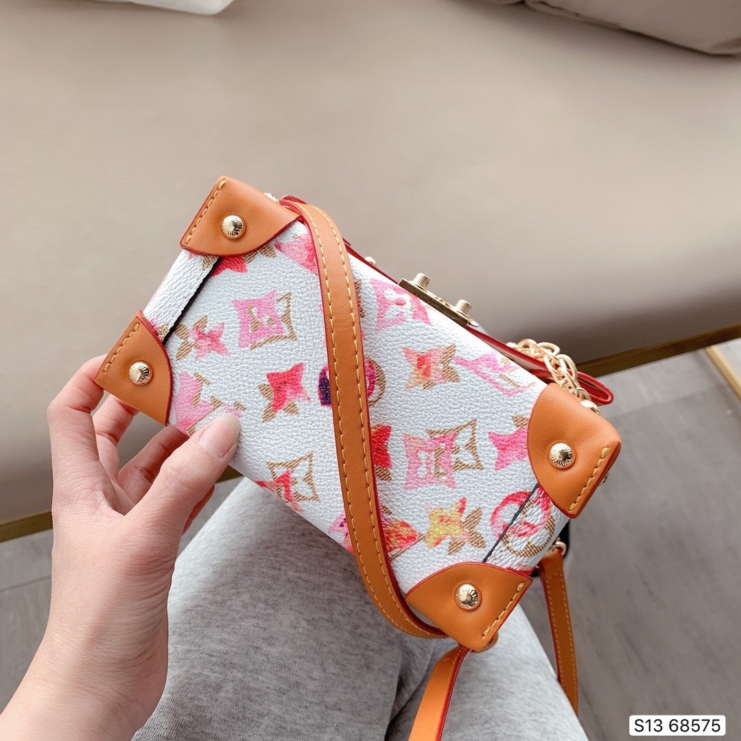 LV $61 gallery