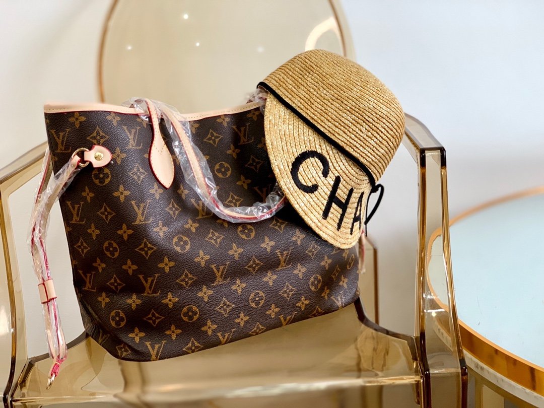 LV $61 gallery