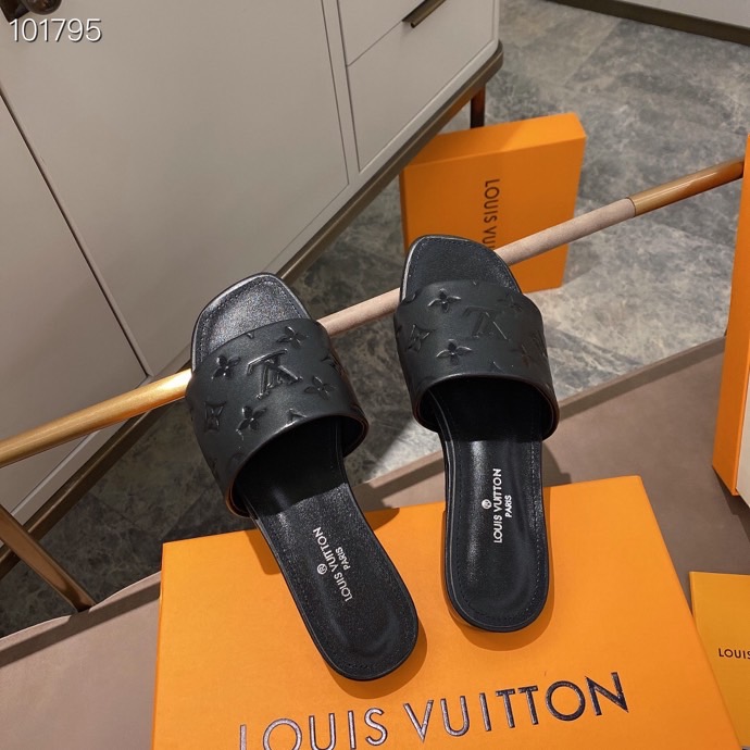 LV $61 gallery