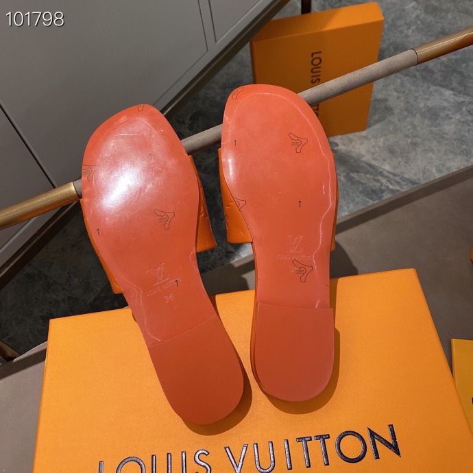 LV $61 gallery