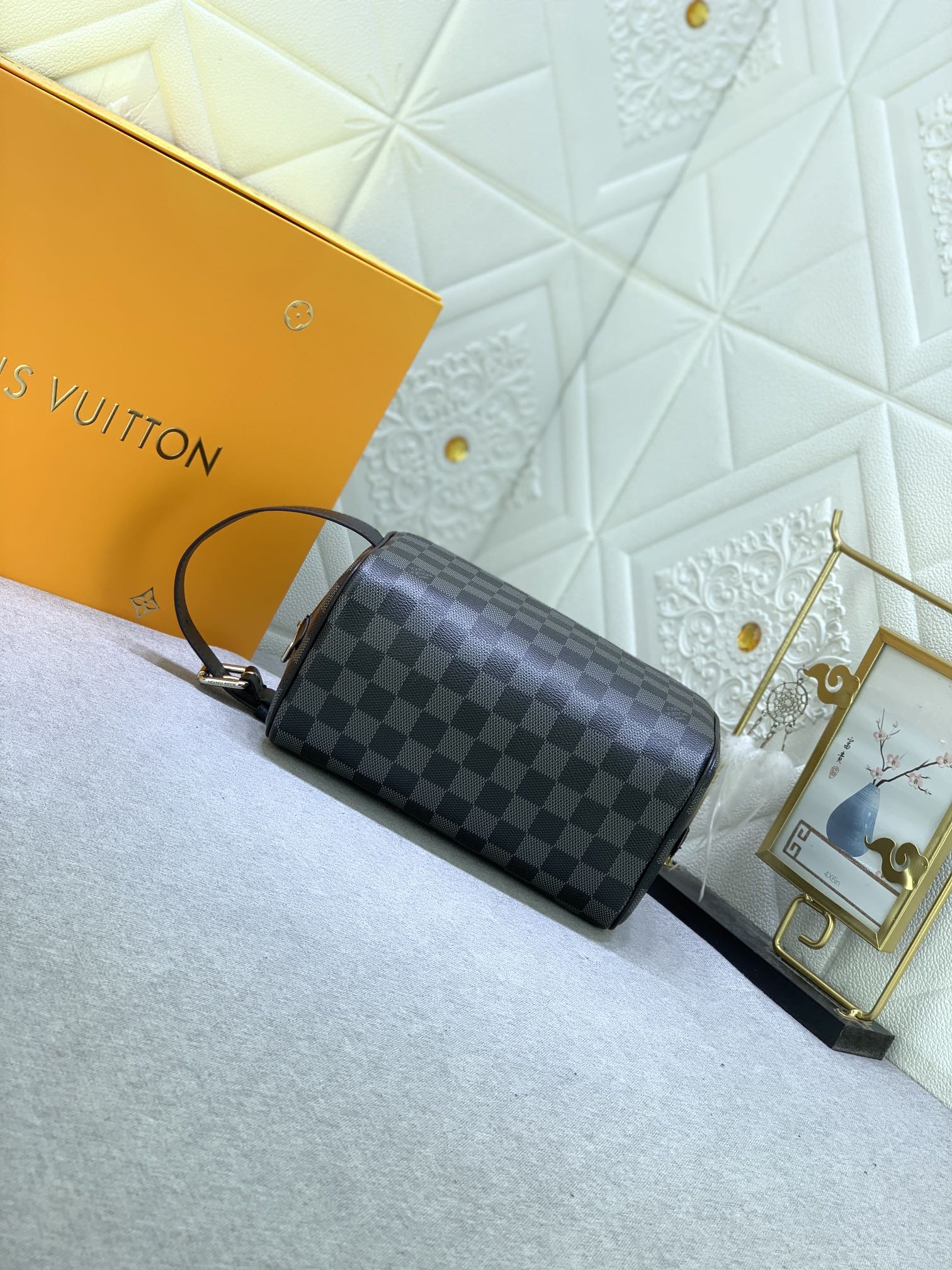 LV $62 gallery