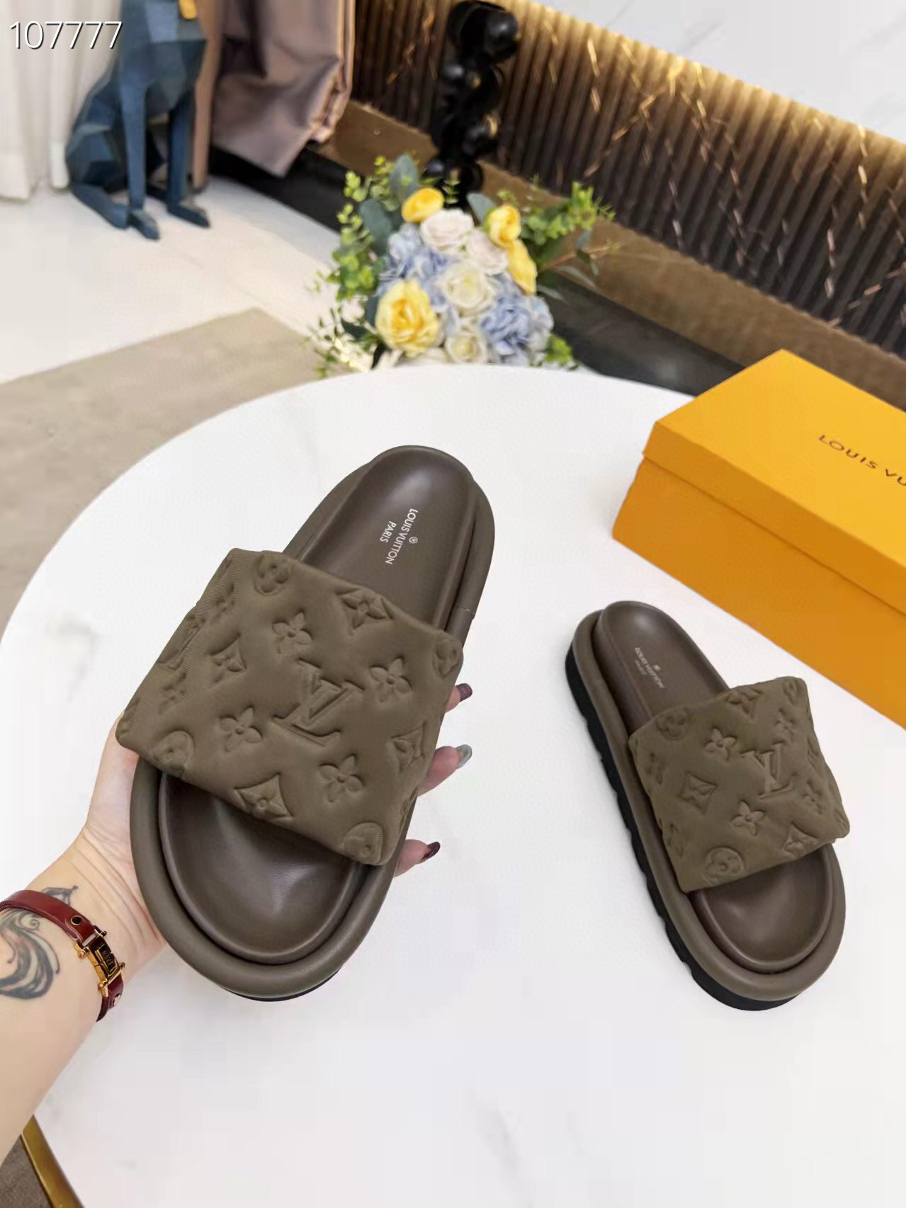 LV $62 gallery