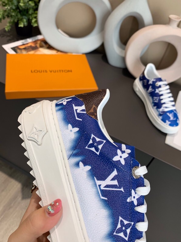 LV $62 gallery