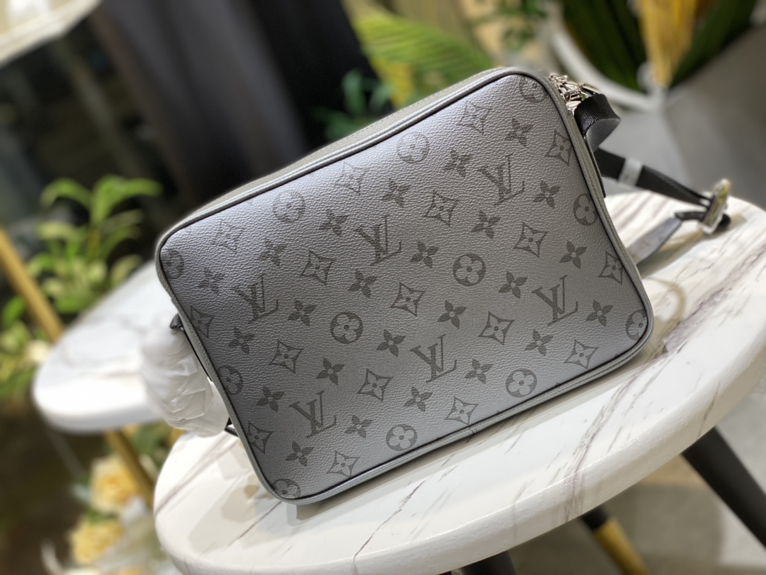 LV $62 gallery