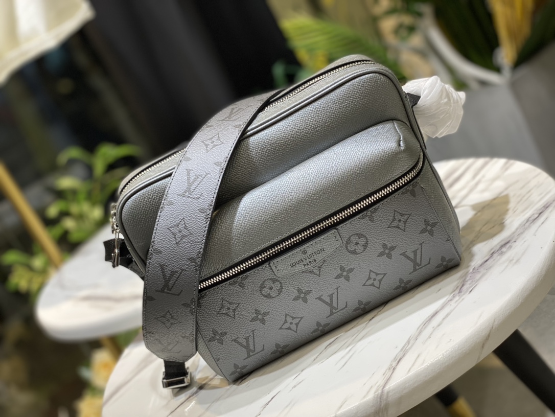 LV $62 gallery