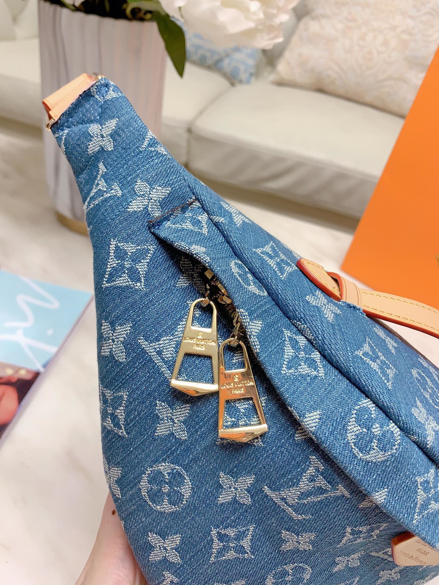 LV $62 gallery