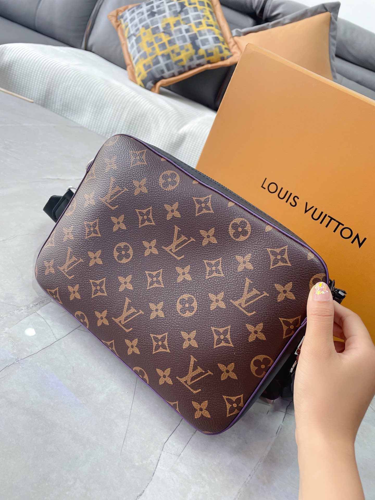 LV $62 gallery