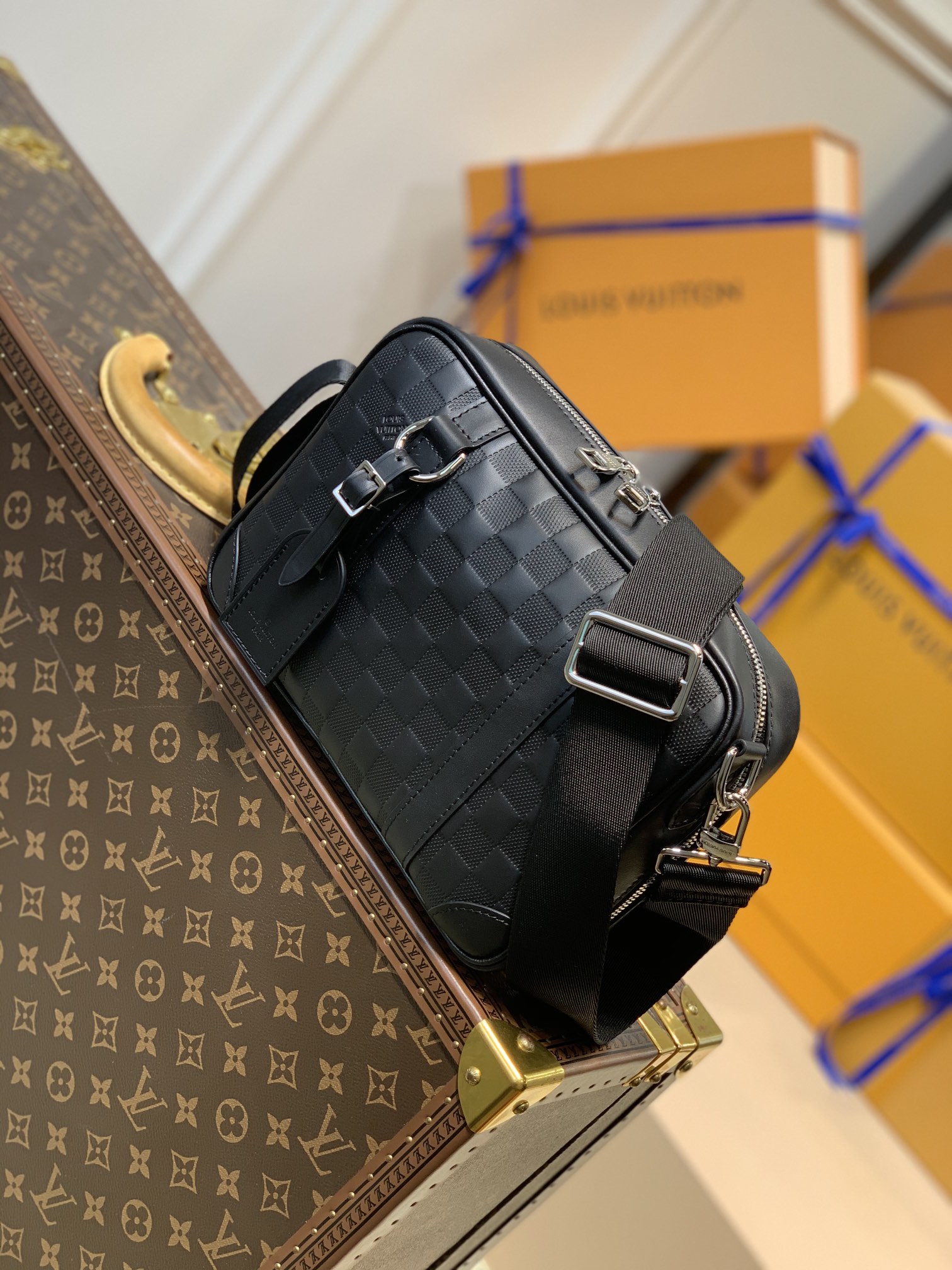 LV $62 gallery