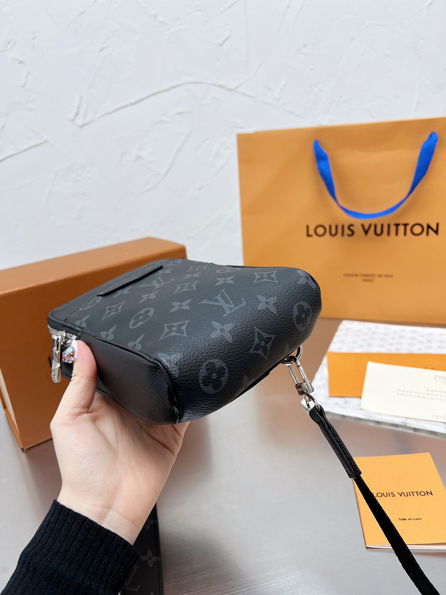 LV $62 gallery