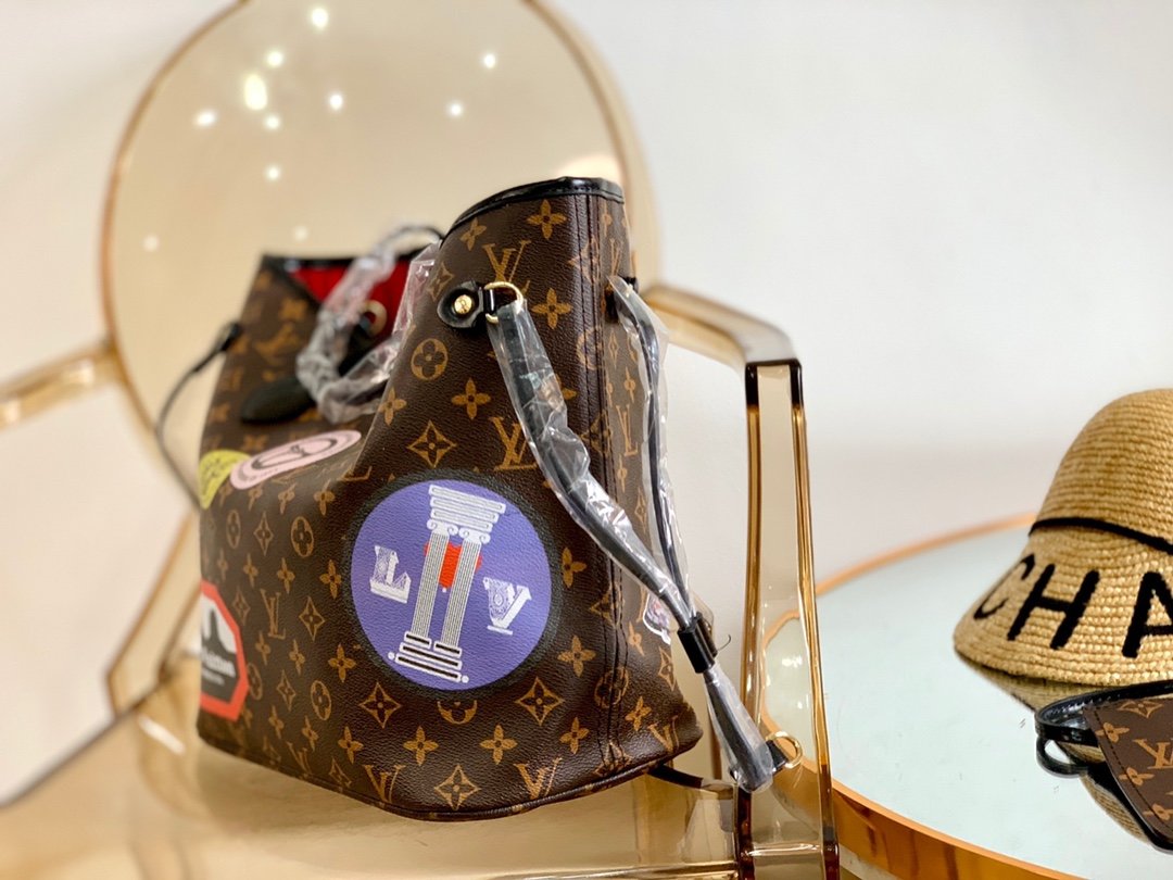 LV $62 gallery