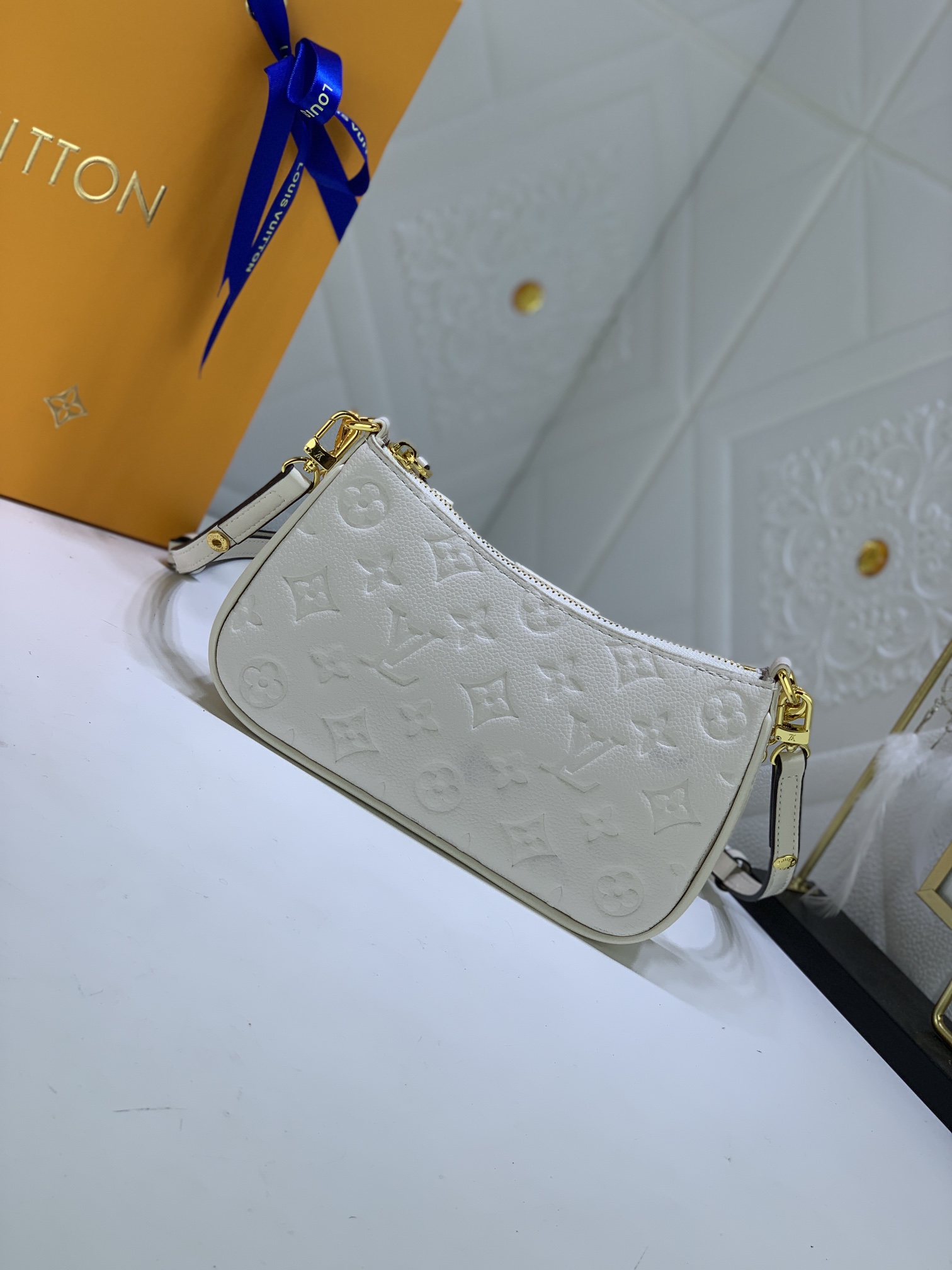 LV $62 gallery