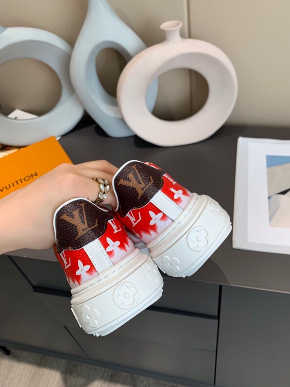 LV $62 gallery