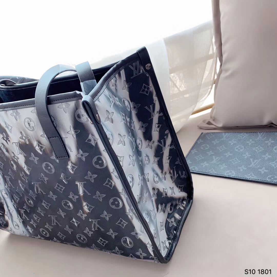 LV $62 gallery