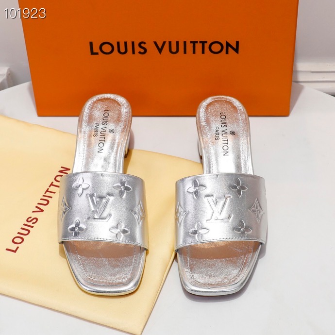 LV $62 gallery