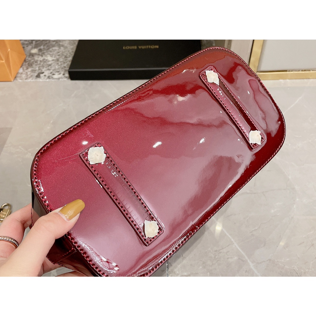 LV $65 gallery