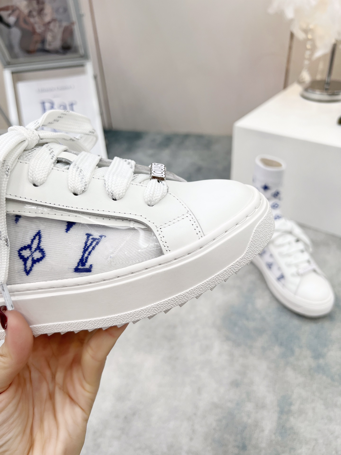 LV $65 gallery