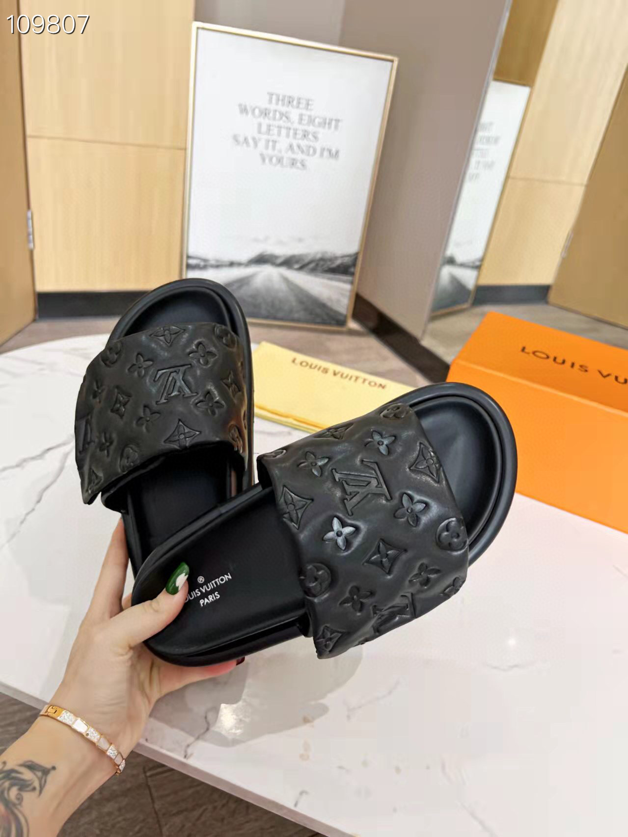 LV $65 gallery