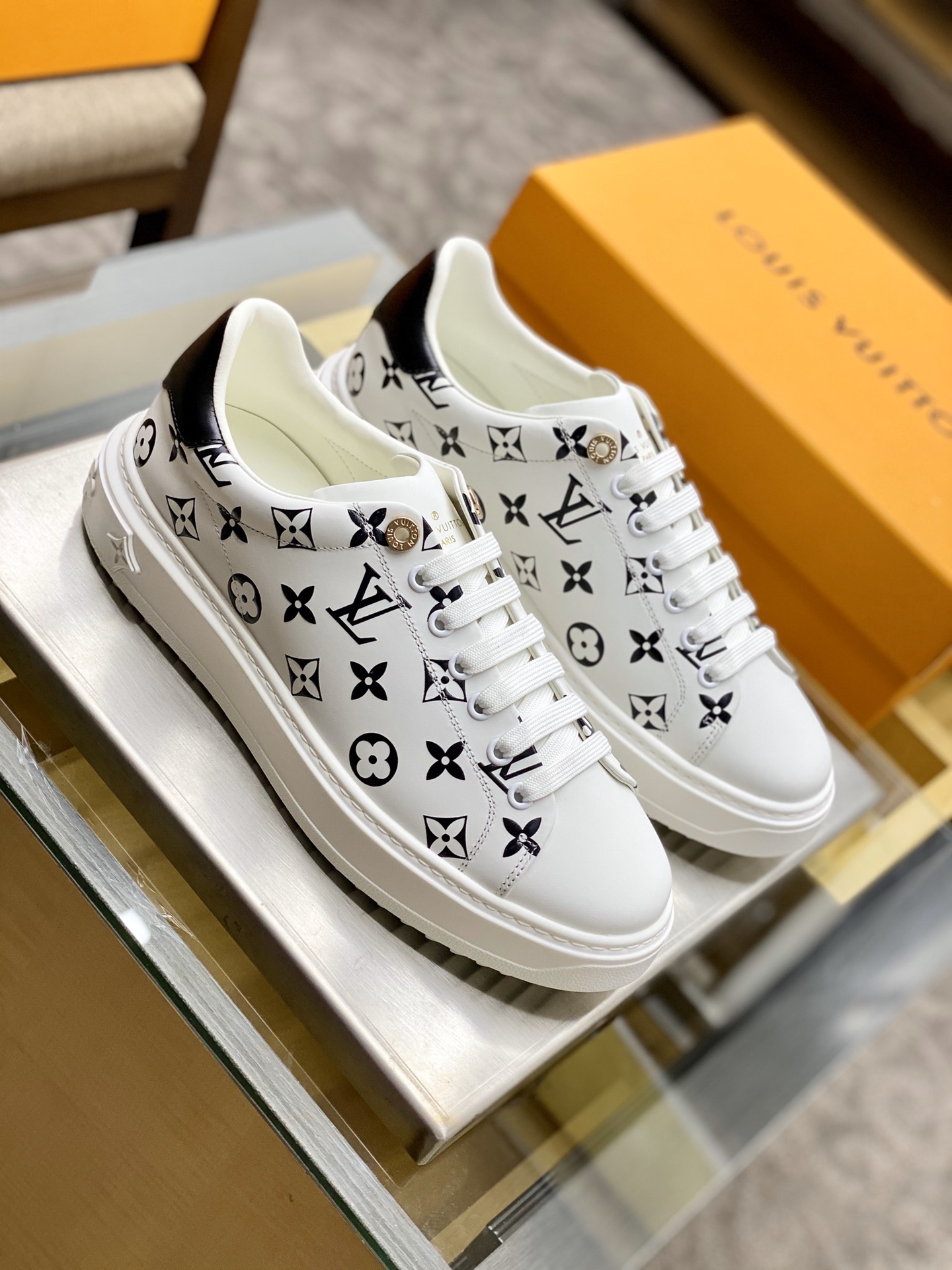 LV $65 gallery