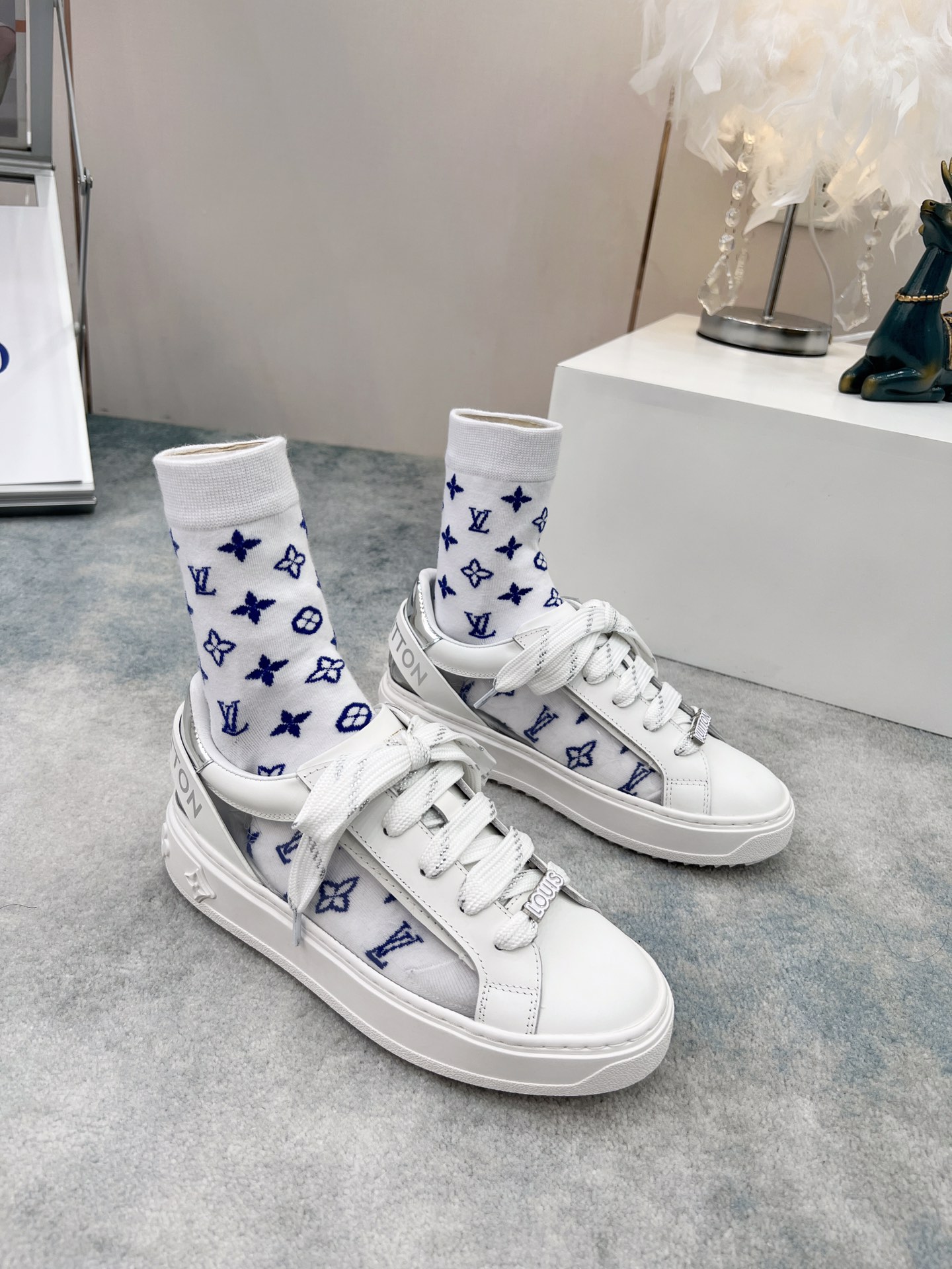 LV $65 gallery