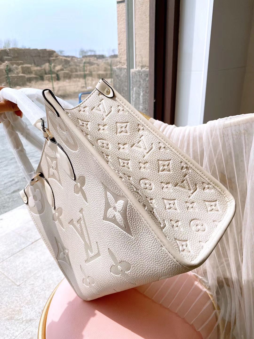 LV $67 gallery