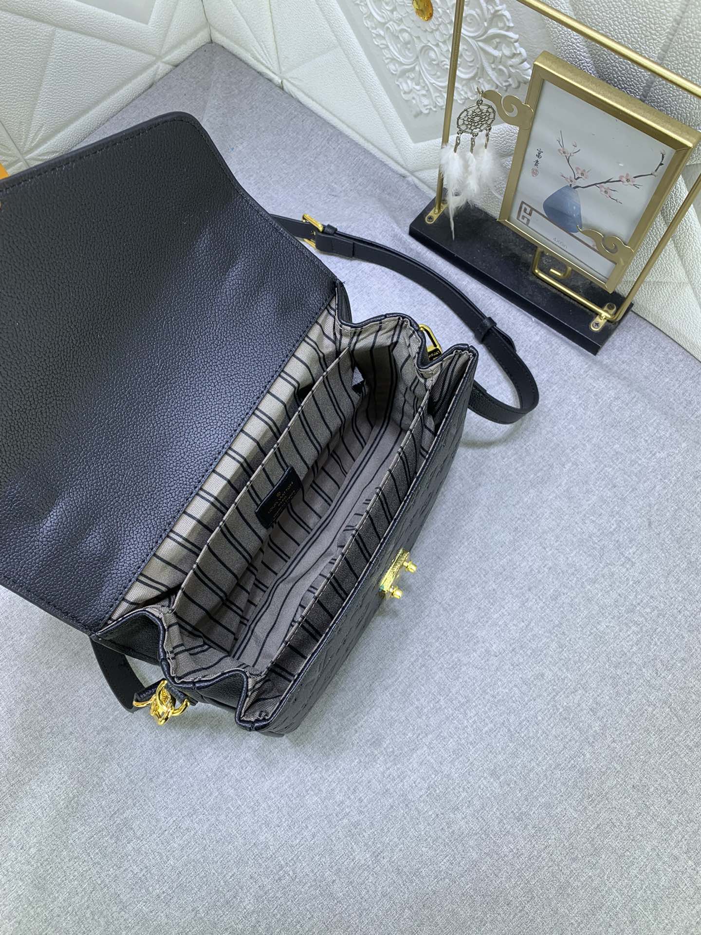 LV $68 gallery