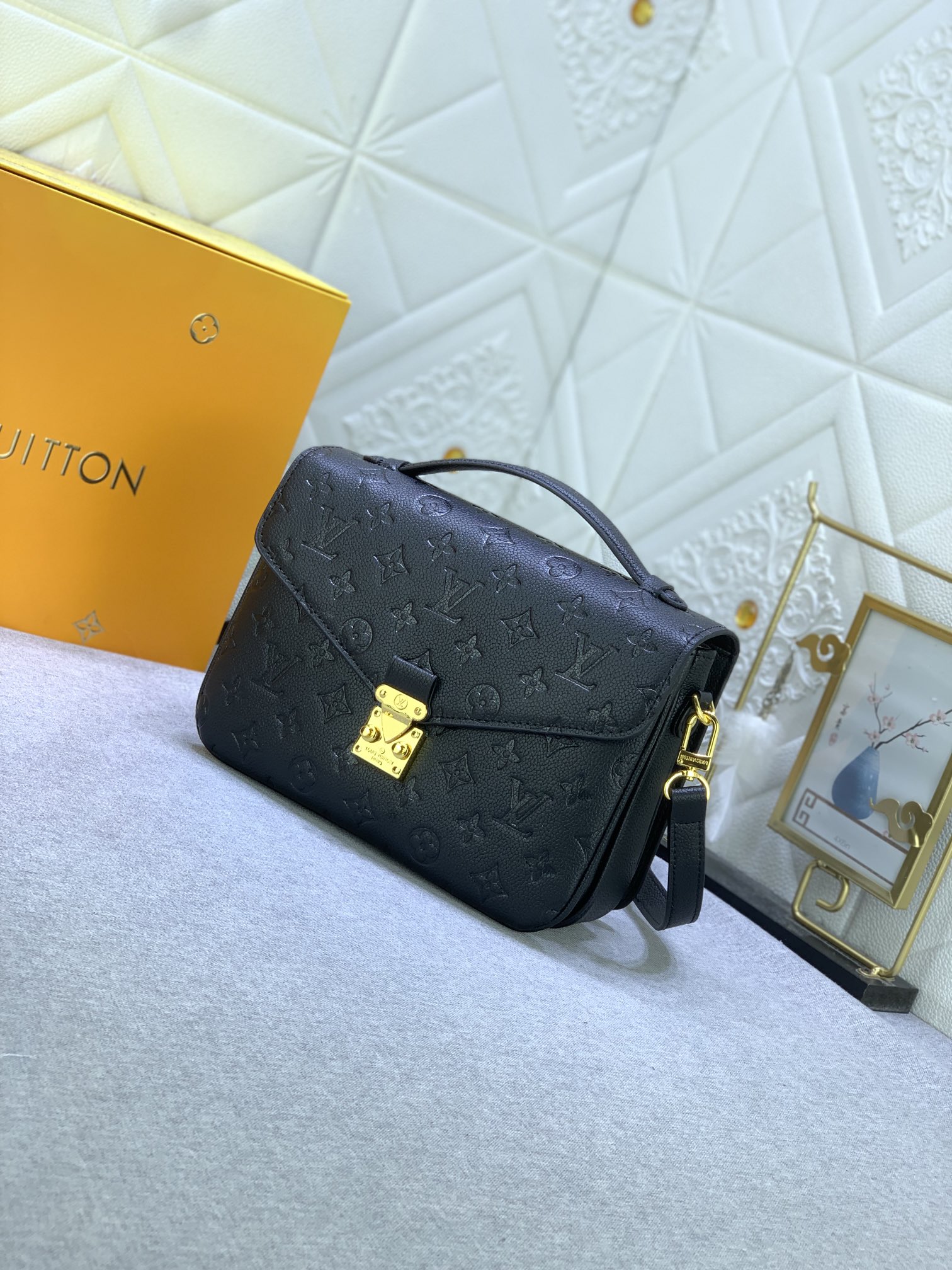 LV $68 gallery