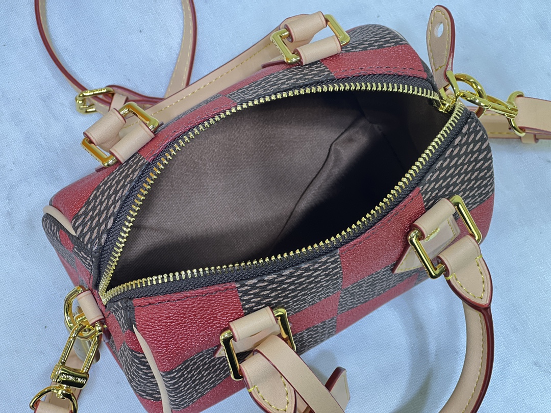 LV $68 gallery