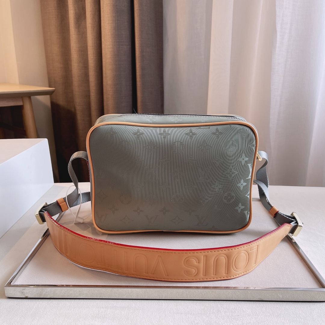 LV $68 gallery