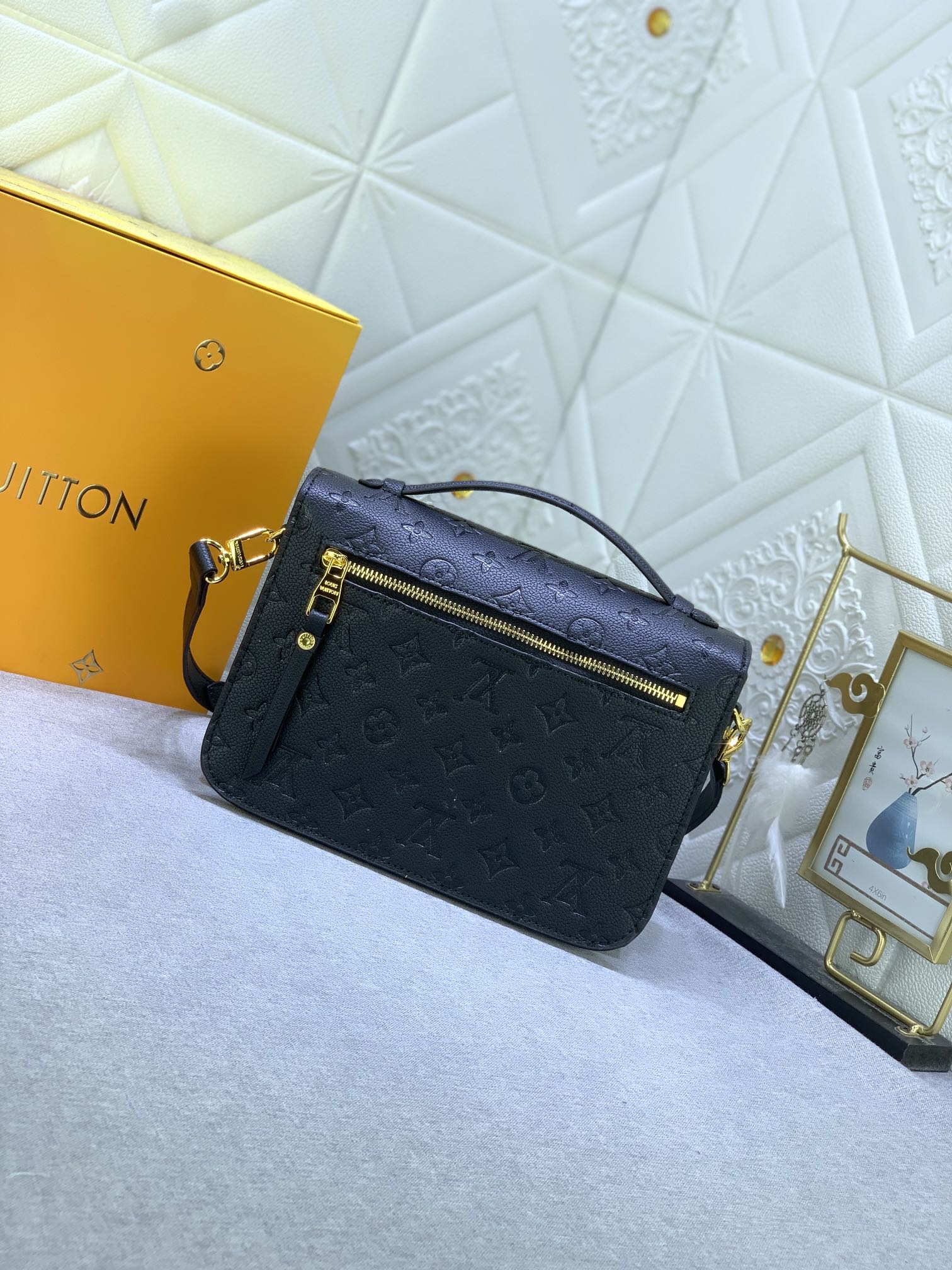 LV $68 gallery