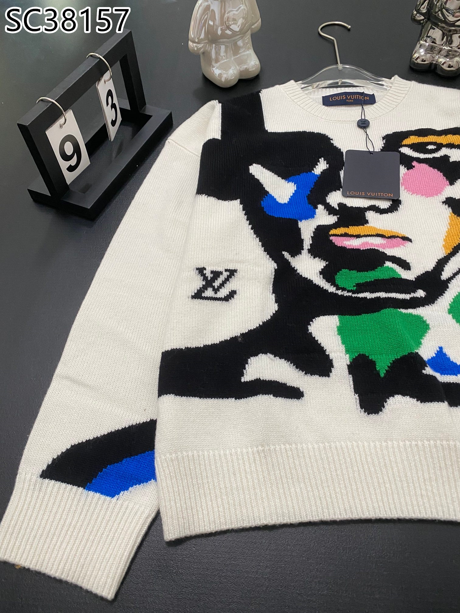 LV $69 gallery