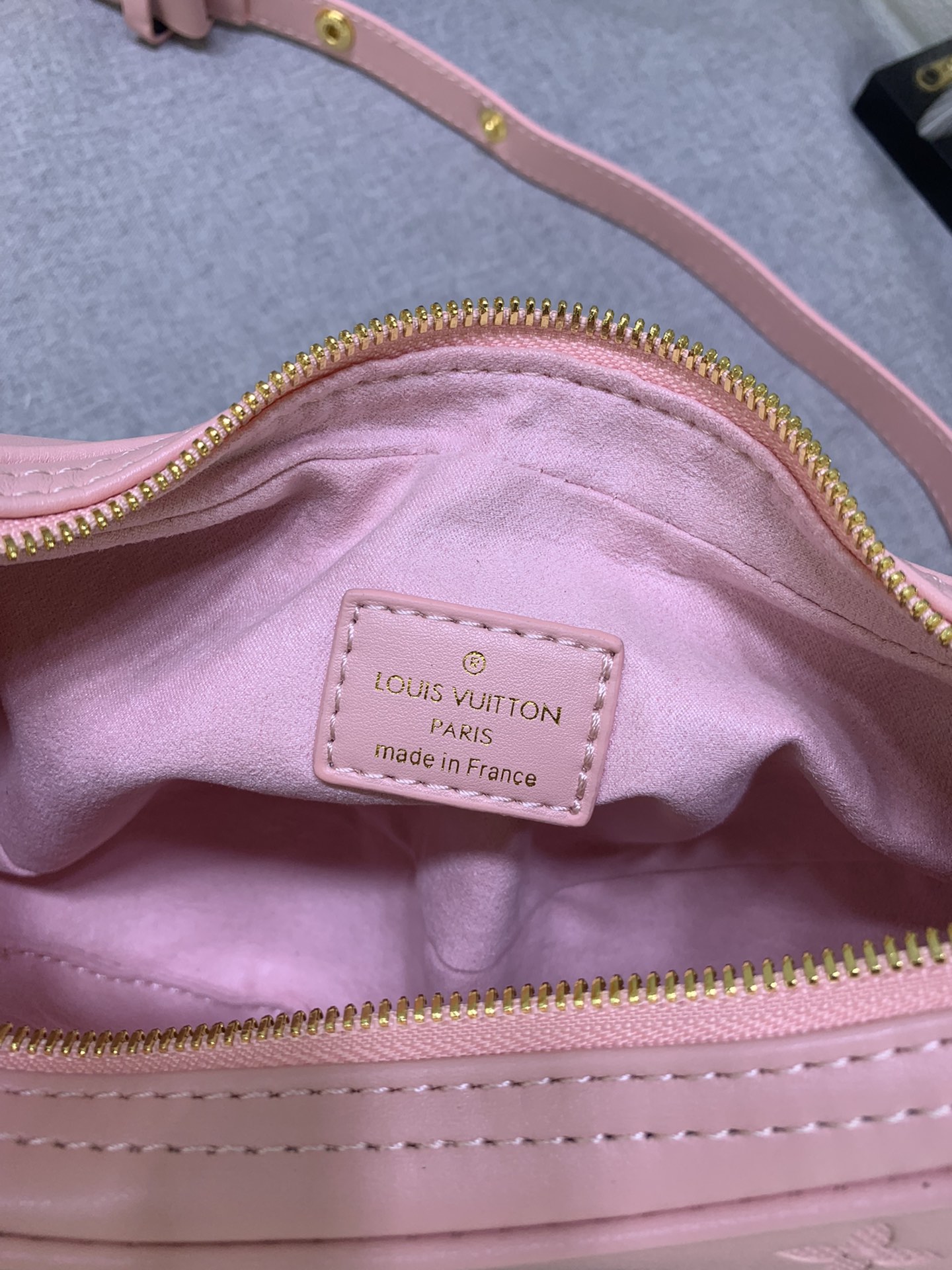 LV $70 gallery