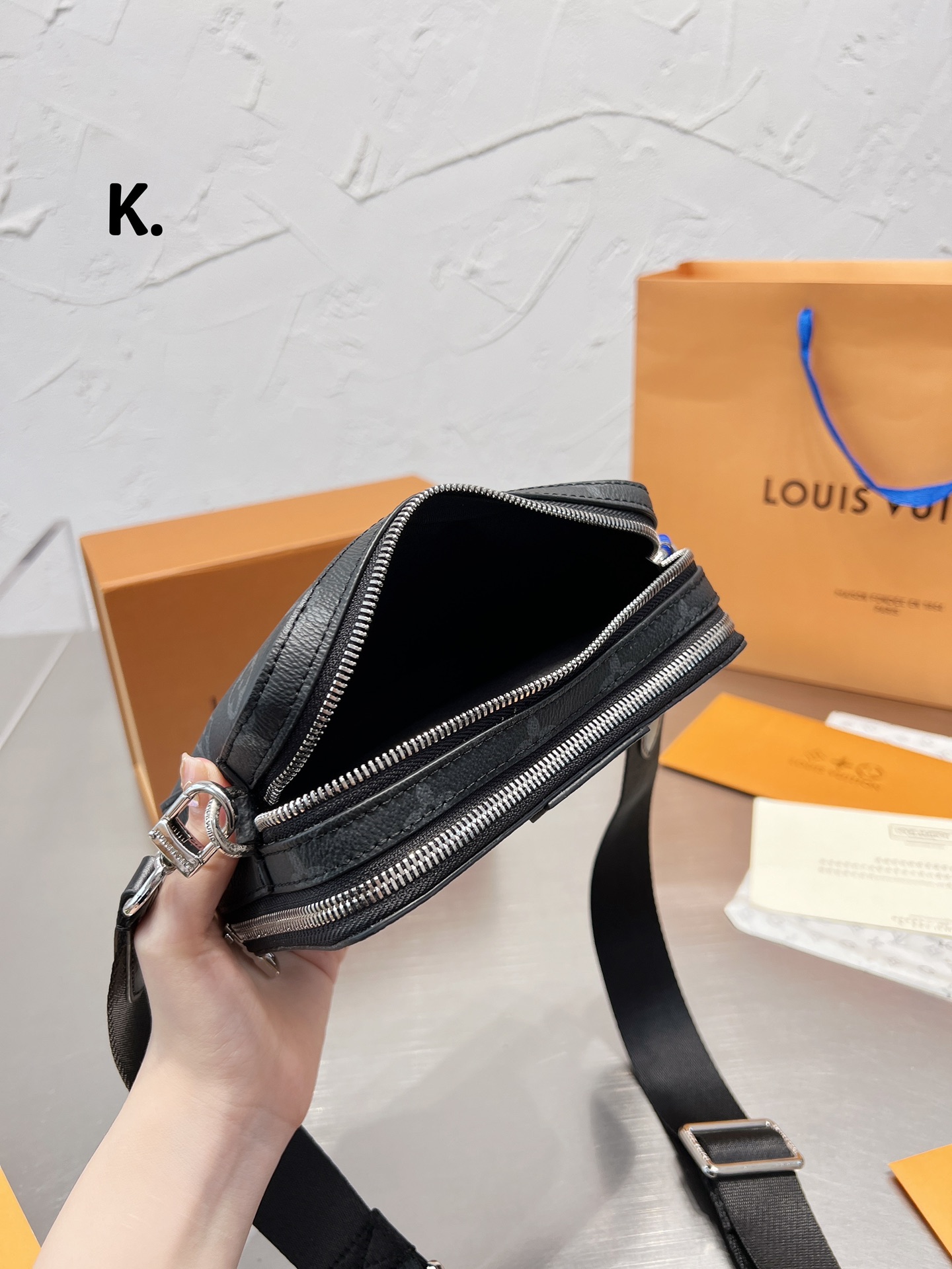 LV $70 gallery