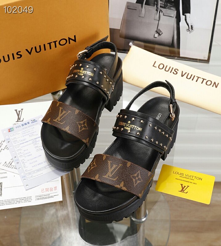 LV $70 gallery