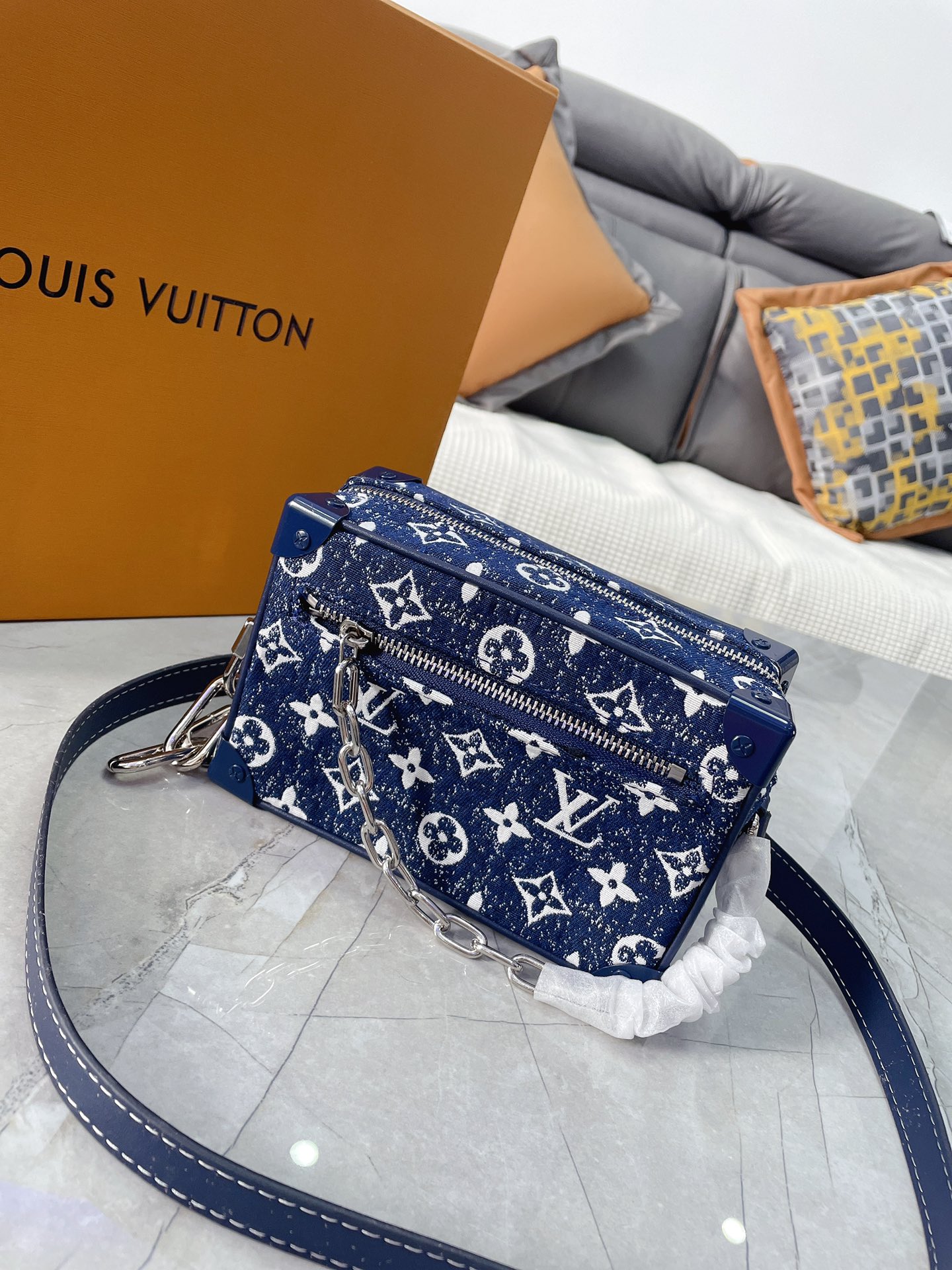 LV $70 gallery