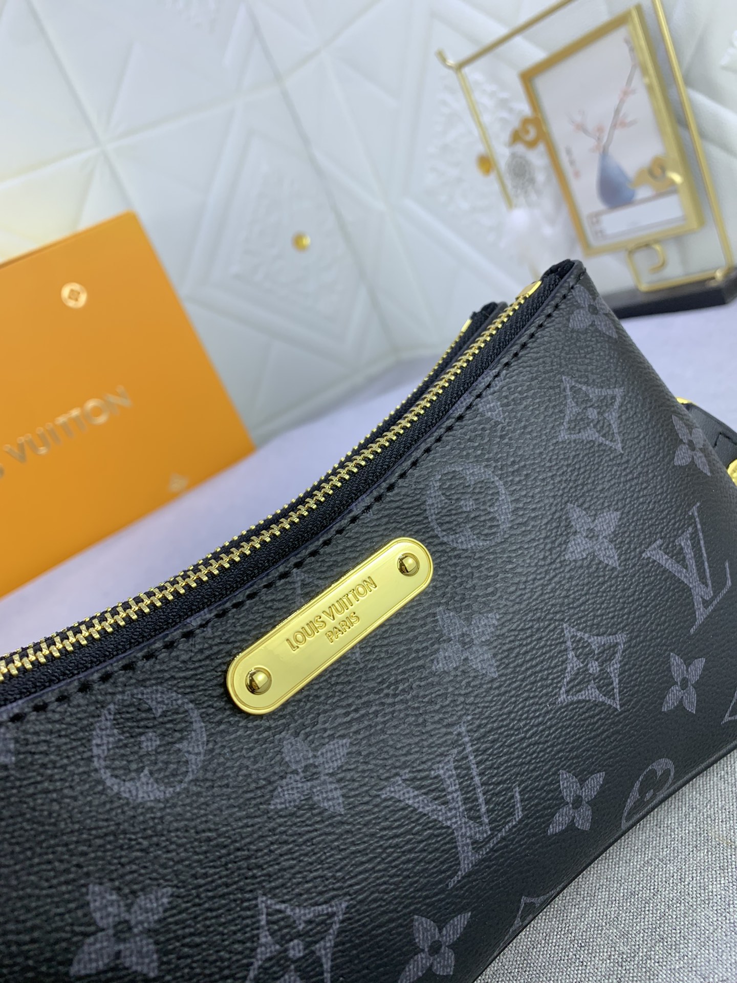 LV $70 gallery