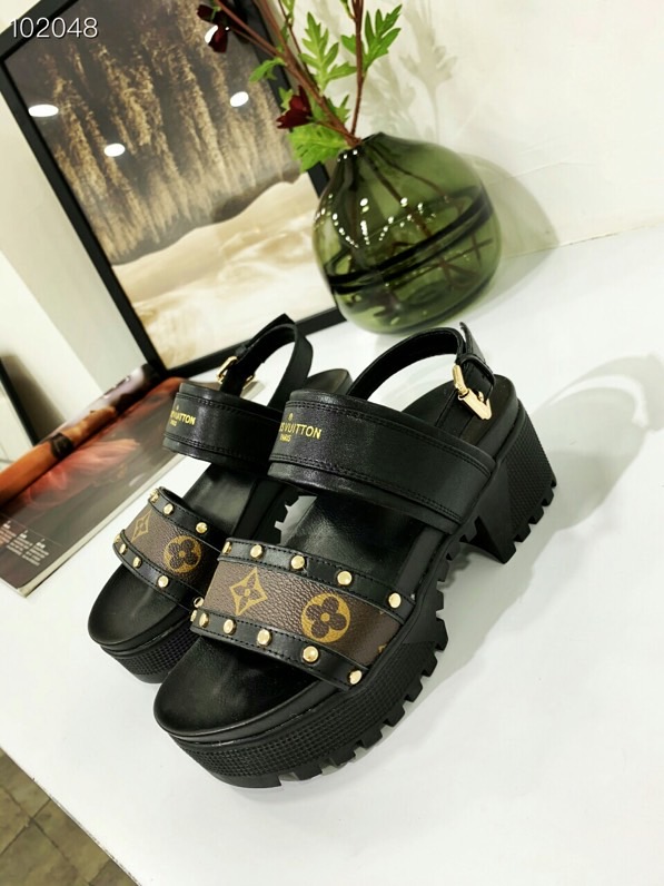 LV $70 gallery